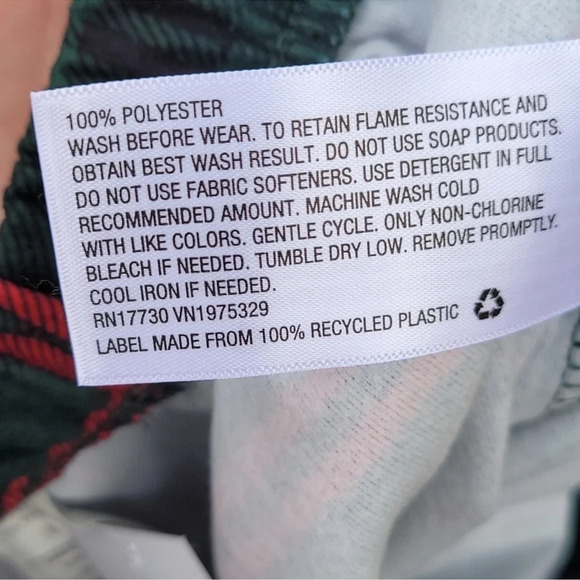 Hearth & Hand Kids' Tartan Green and Red Plaid 2pc Holiday Pajama Set - Picture 6 of 7